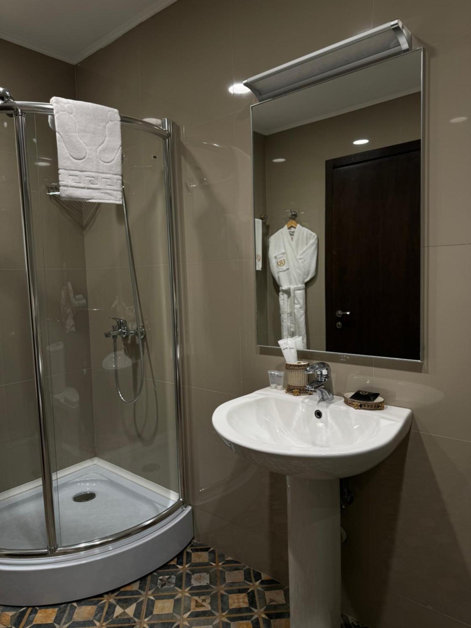 Redline Hotel Tiflis Dış mekan fotoğraf